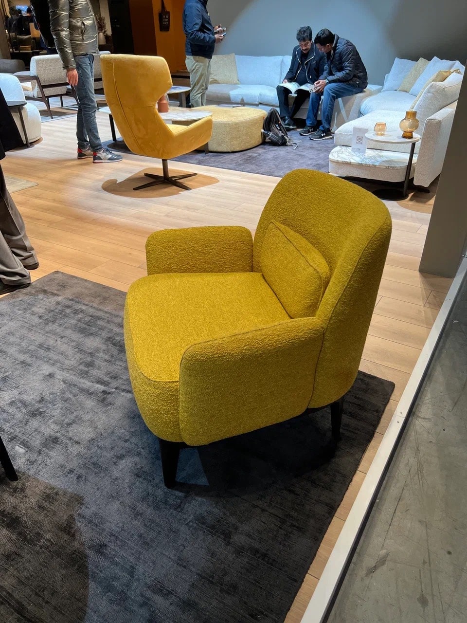 Ткань сложного желтого оттенка